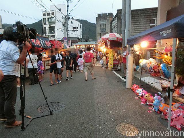 備中松山踊り７　駅前通りの屋台